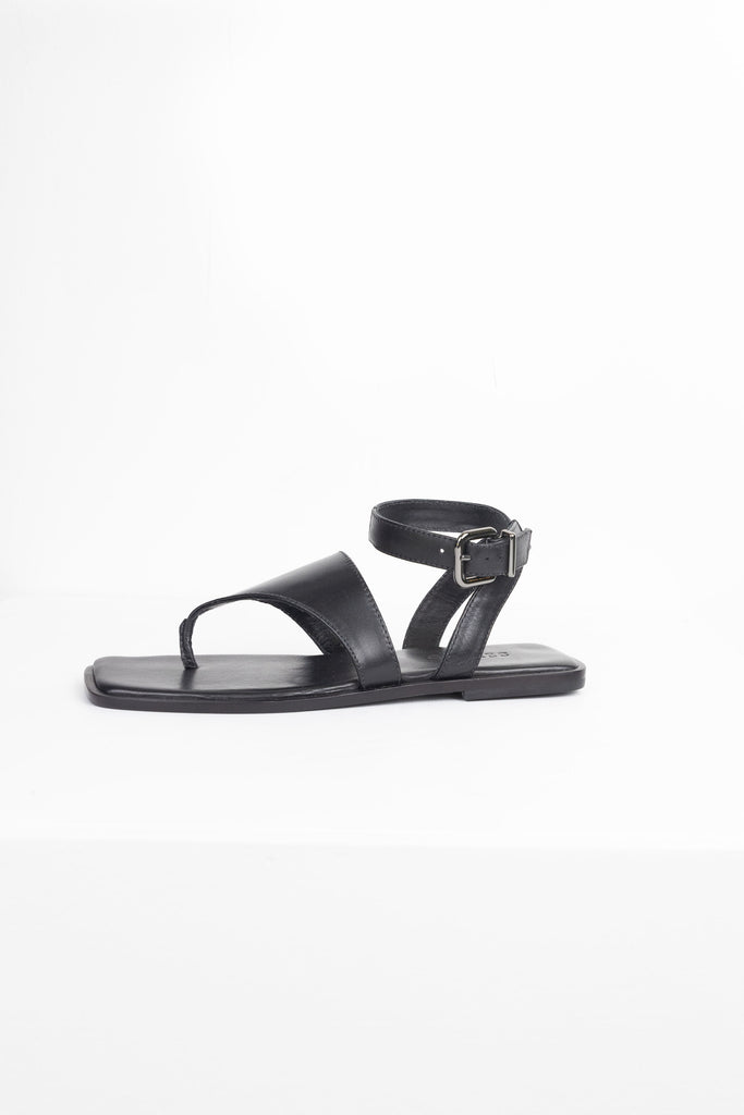 RIO FLAT BUCKLE SANDAL -  BLACK